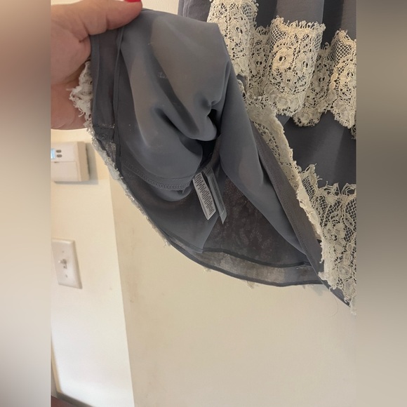 LOFT sleeveless top with lace accent size MP (G125) - Picture 5 of 12